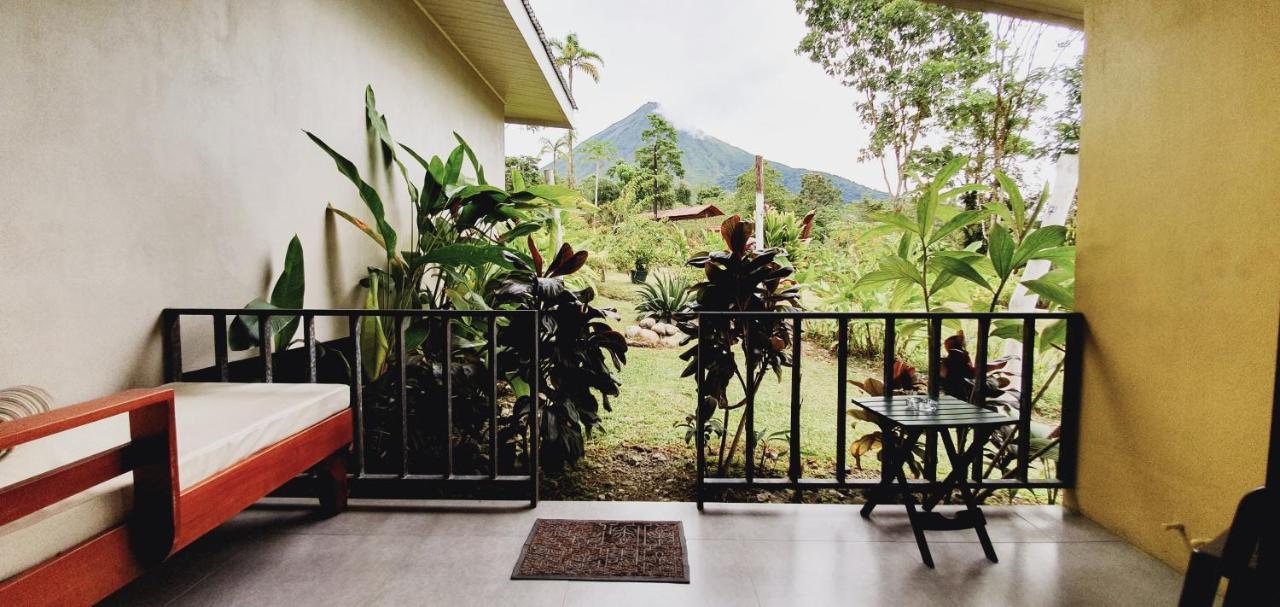 Yellow Tree Suites La Fortuna Exterior photo