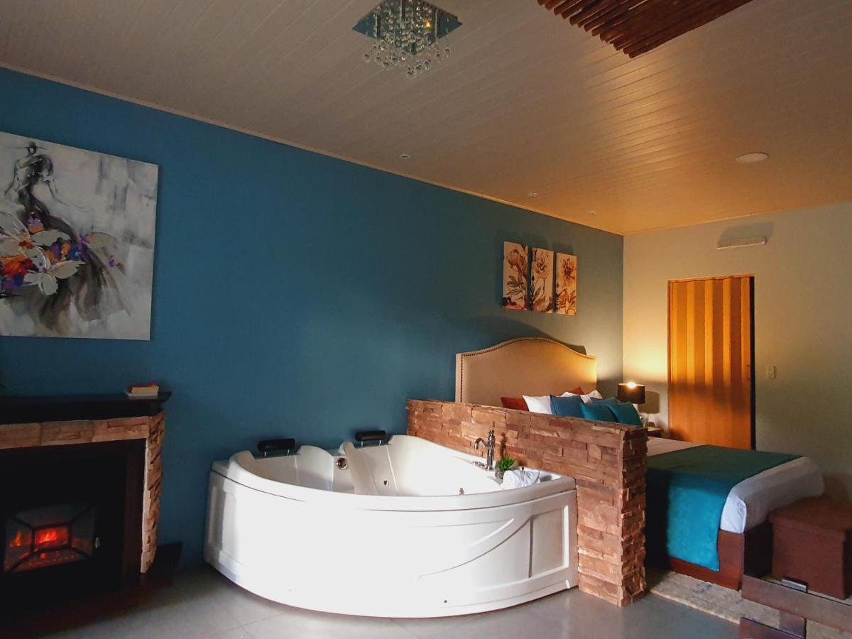 Yellow Tree Suites La Fortuna Exterior photo