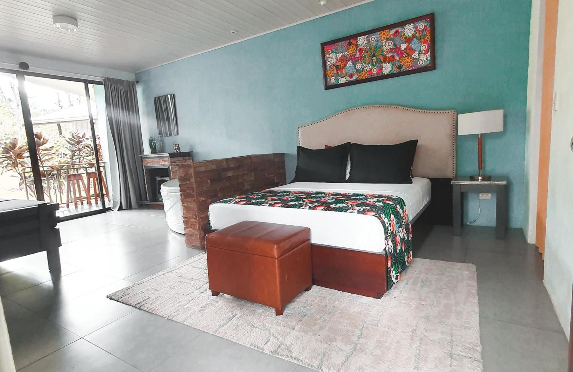 Yellow Tree Suites La Fortuna Exterior photo