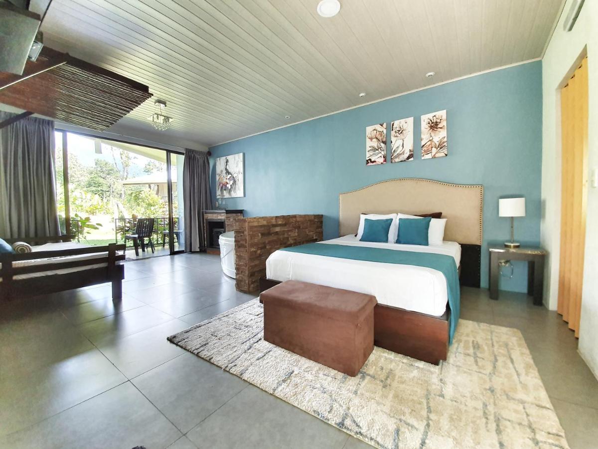 Yellow Tree Suites La Fortuna Exterior photo